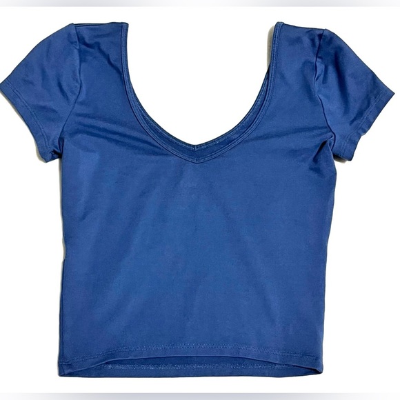 Hollister Soft Stretch Seamless Fabric Women's Blue Crop Top Size XS - Picture 8 of 9